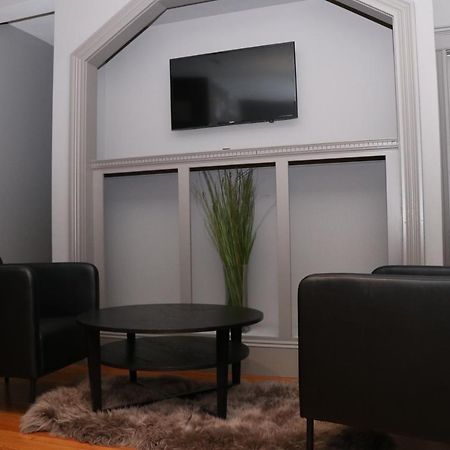 A Stylish Stay With A King Bed And Heated Floors #27 Brookline Exterior foto